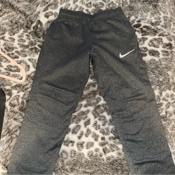 Boys Nike Gray Joggers - Picture 2 of 4